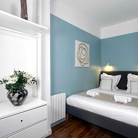 Stylish In Le Marais Daire