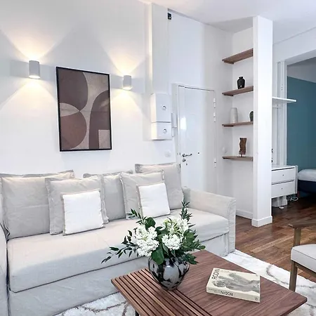 Stylish In Le Marais Daire Paris
