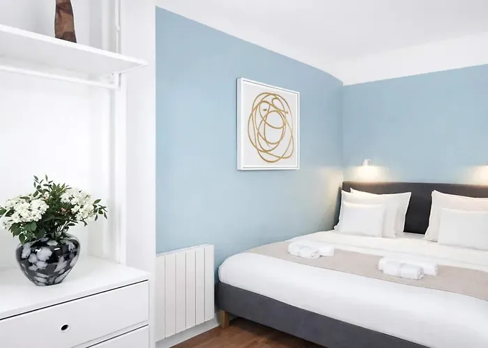 Louvre - Premium For 4